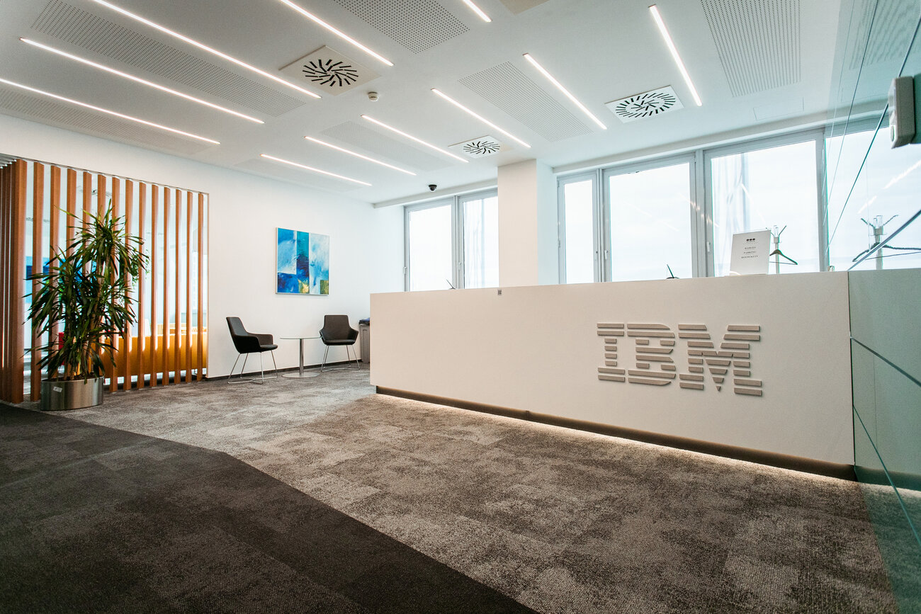 IBM Apollo, zmena vstupných priestorov, kaviarne a collaboračnej zóny